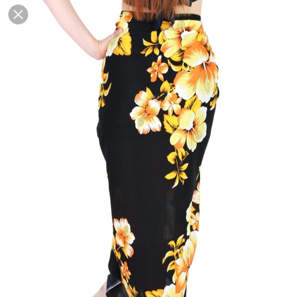 Other - Flower Hawaiian beach cover up Other - Flower Hawaiian beach cover up